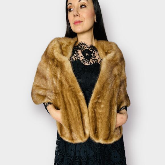 1960s Furs‎ by Truesdell Tan Stole with Pockets - Picture 2 of 6